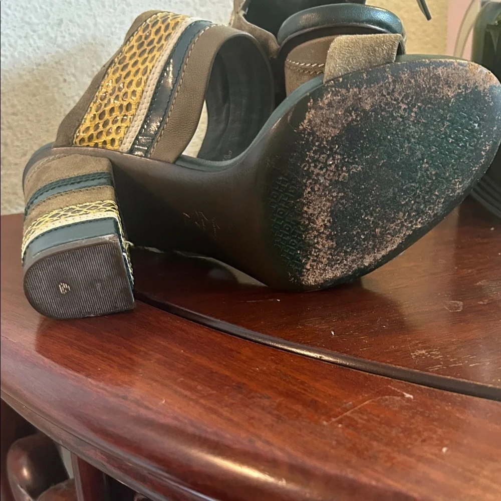 Tory Burch Sandals with Snake Print Accents Size 7 - Picture 5 of 5